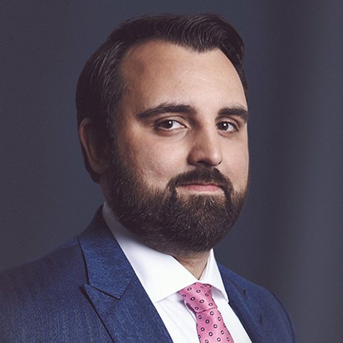 Pascal Verma ist Fachanwalt für Arbeitsrecht und Partner der Kanzlei nbs Partners 